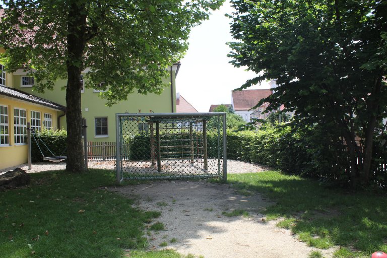 Grossansicht in neuem Fenster: Außenbereich 1 - Kinderstüberl Zolling