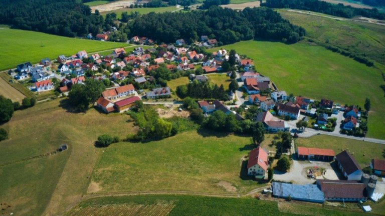 Grossansicht in neuem Fenster: Luftbildaufnahmen Zolling - Flitzing (2/4)